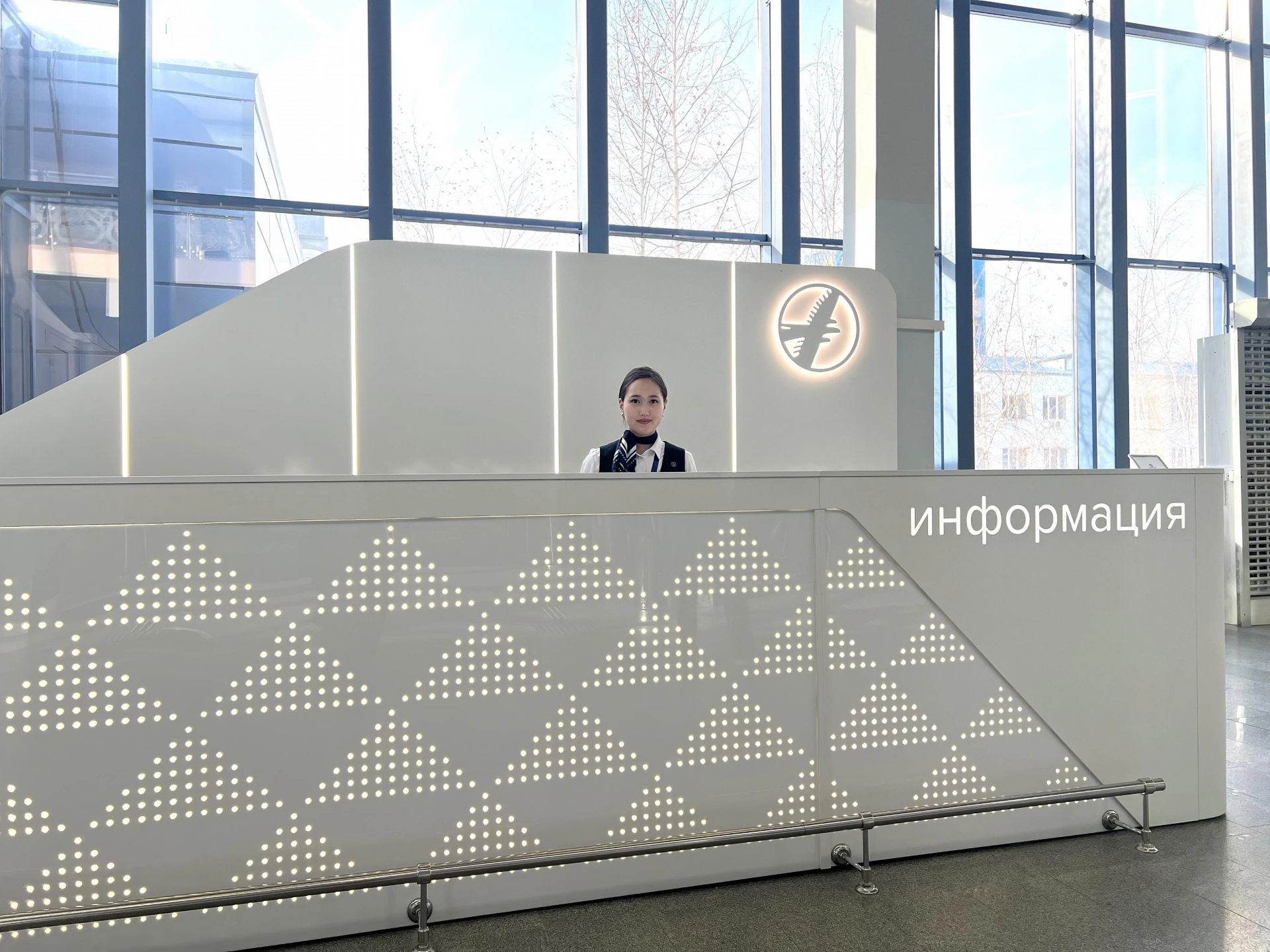 В аэропорту Якутск обновили стойку информации!