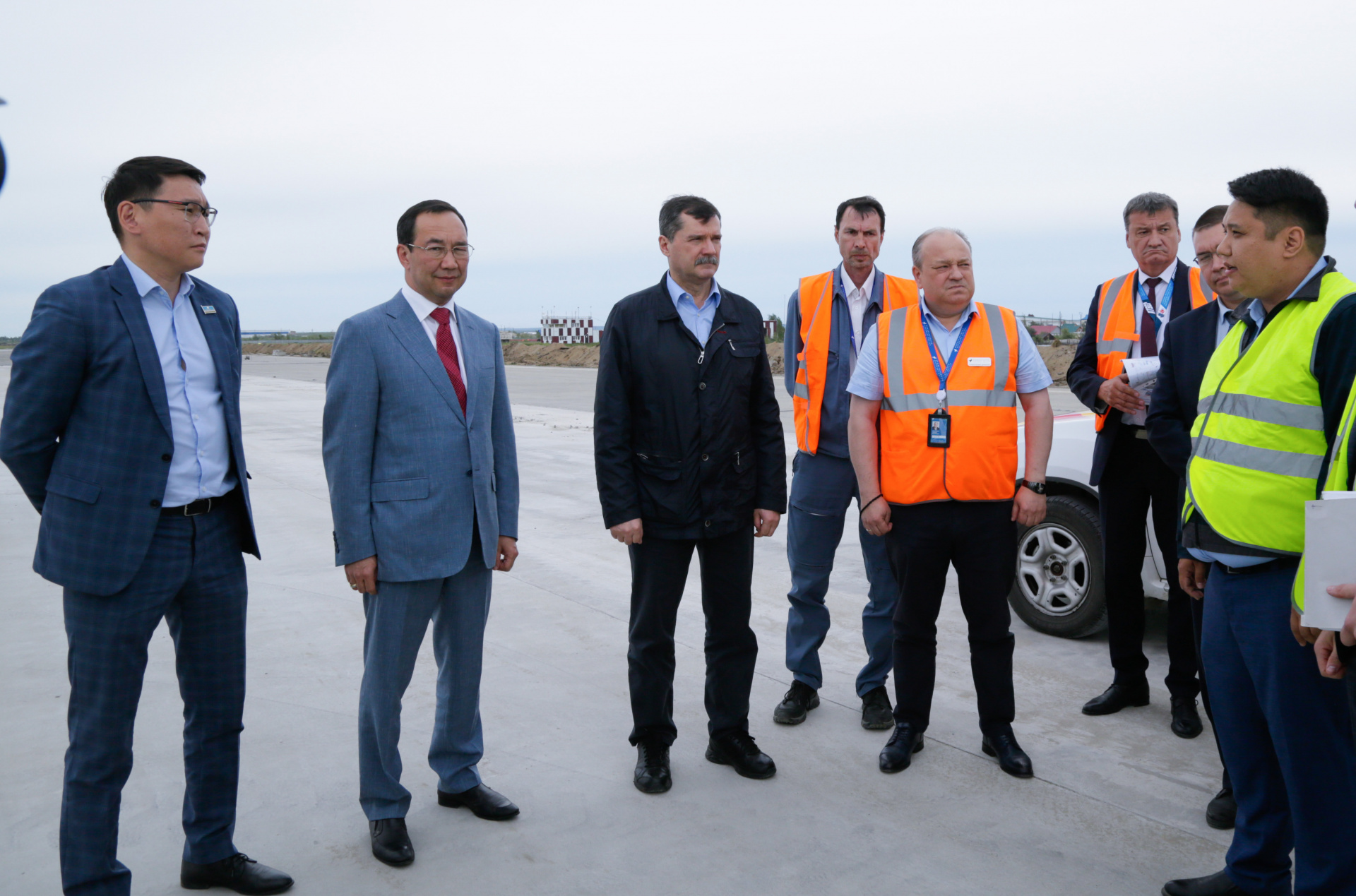 Глава Росавиации Александр Нерадько осмотрел ход реконструкции взлетно-посадочной полосы аэропорта «Якутск»